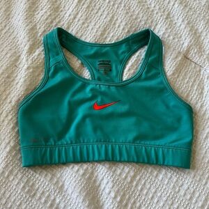 Nike pro sports bra